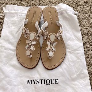 Mystique Salvador white 1.5 inch wedge